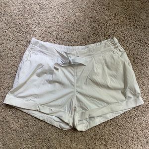 Cuffed day shorts
